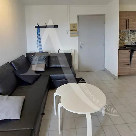 Apartment A 2 Pas Des Plages Pour 4 Personnes Sete