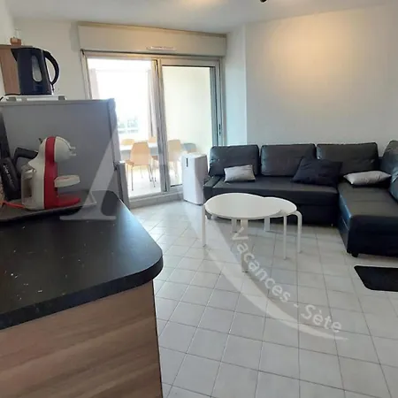 Apartment A 2 Pas Des Plages Pour 4 Personnes Sete